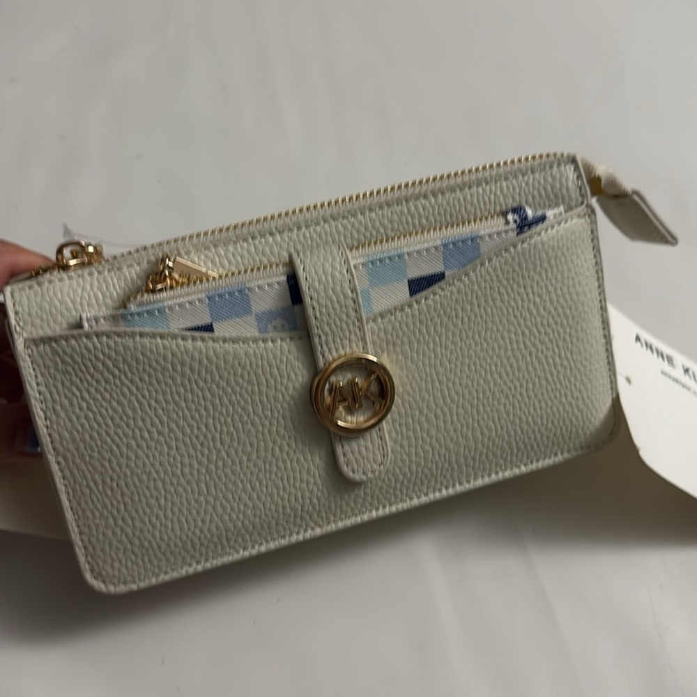 AK wallet on chain